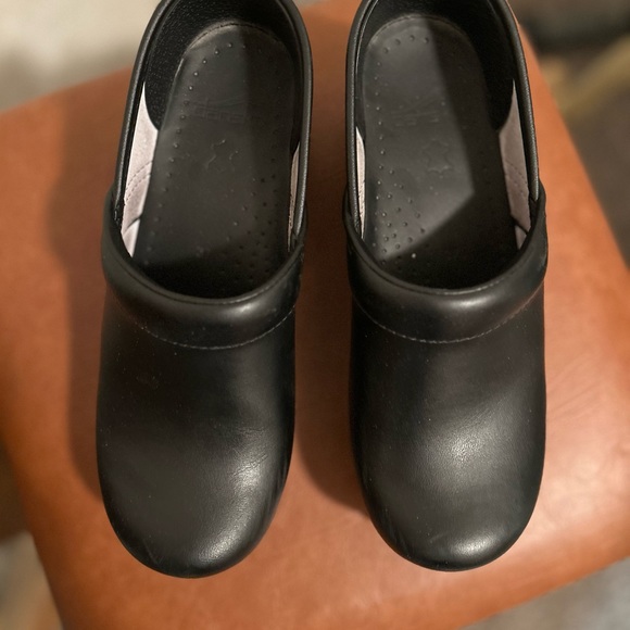 Ladies Dansko Clogs - Picture 3 of 4